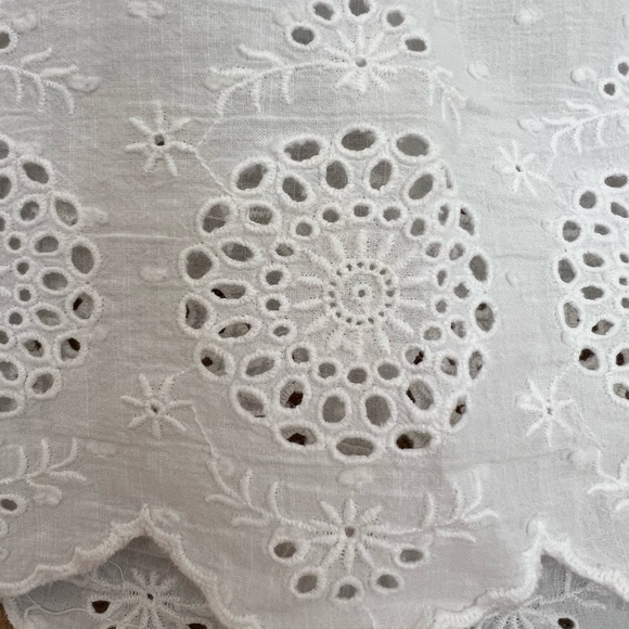 American Eagles Outfitters White Ruffle Shirt - Picture 3 of 10